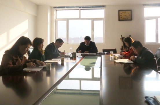 現(xiàn)代物流公司黨支部 物產汽貿公司黨支部共同召開黨支部中心組第一次學習（擴大）會議