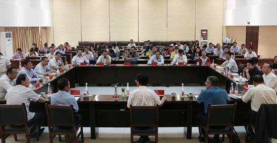 省國(guó)資委黨委副書(shū)記、副主任陳志忠 在青海物產(chǎn)集團(tuán)講專(zhuān)題黨課